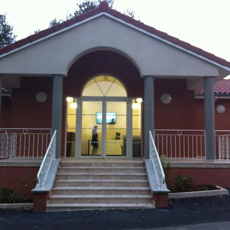 Del Matin Calme Bed & Breakfast 3*